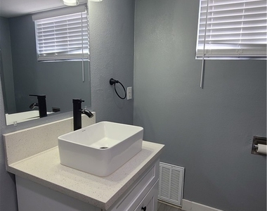 3240 N Michael Way - Photo Thumbnail 10