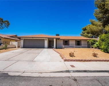2206 Heavenly View Drive - Photo Thumbnail 5