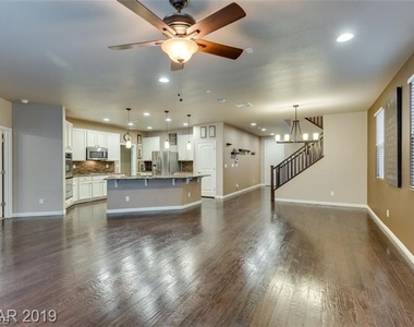 1077 Hickory Park Street - Photo Thumbnail 4
