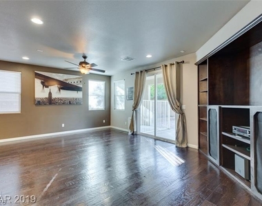 1077 Hickory Park Street - Photo Thumbnail 8