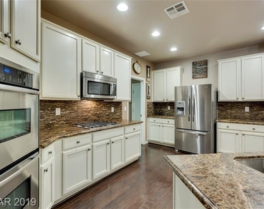 1077 Hickory Park Street - Photo Thumbnail 1