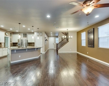 1077 Hickory Park Street - Photo Thumbnail 2