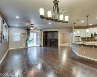 1077 Hickory Park Street - Photo Thumbnail 3