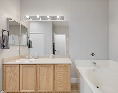 673 Peachy Canyon Circle - Photo Thumbnail 20