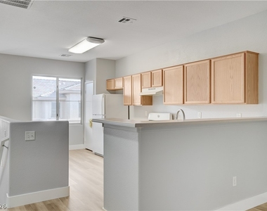 673 Peachy Canyon Circle - Photo Thumbnail 5
