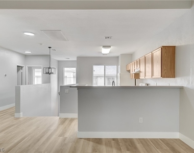 673 Peachy Canyon Circle - Photo Thumbnail 4