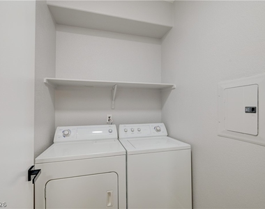 673 Peachy Canyon Circle - Photo Thumbnail 12