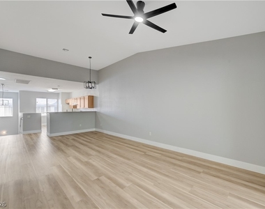 673 Peachy Canyon Circle - Photo Thumbnail 3