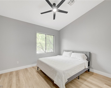 673 Peachy Canyon Circle - Photo Thumbnail 13