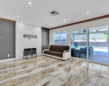 7824 Emerald Harbor Court - Photo Thumbnail 10