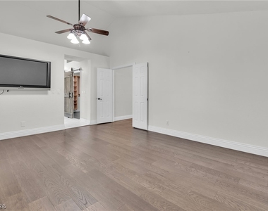 7824 Emerald Harbor Court - Photo Thumbnail 33