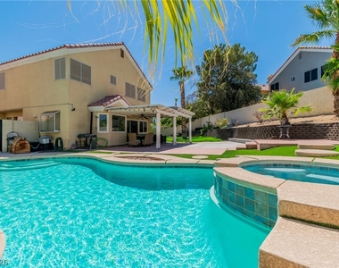 7824 Emerald Harbor Court - Photo Thumbnail 40