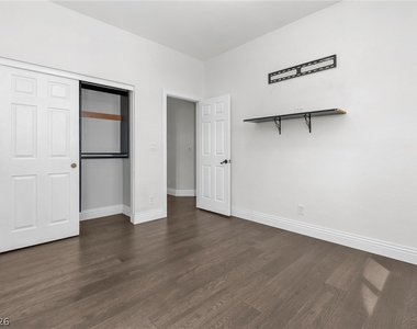 7824 Emerald Harbor Court - Photo Thumbnail 30