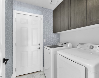 7824 Emerald Harbor Court - Photo Thumbnail 22