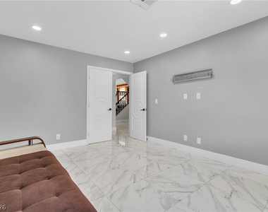 7824 Emerald Harbor Court - Photo Thumbnail 18