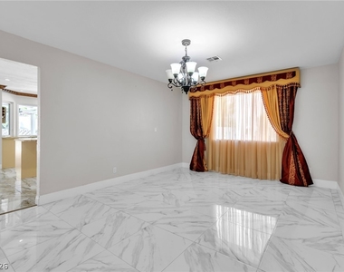 7824 Emerald Harbor Court - Photo Thumbnail 7