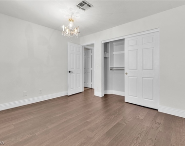 7824 Emerald Harbor Court - Photo Thumbnail 27