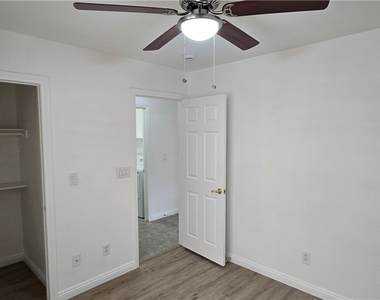 9636 Cedar Park Avenue - Photo Thumbnail 5