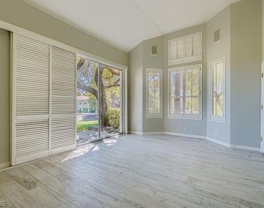 5016 Mount Pleasant Lane - Photo Thumbnail 3