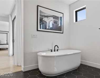 12637 Penfield Avenue - Photo Thumbnail 28