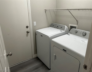 9411 Morehouse Place - Photo Thumbnail 11