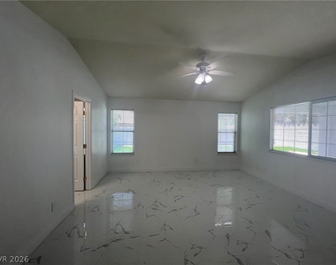 5645 W Katie Avenue - Photo Thumbnail 11