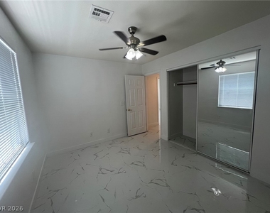 5645 W Katie Avenue - Photo Thumbnail 17