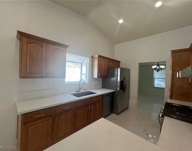 5645 W Katie Avenue - Photo Thumbnail 32