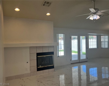 5645 W Katie Avenue - Photo Thumbnail 10