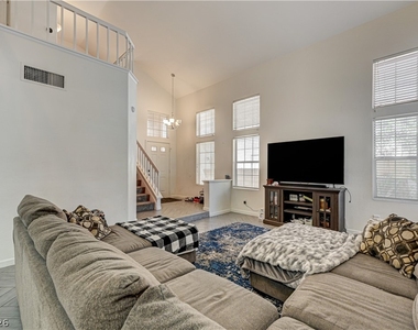 312 Windmere Street - Photo Thumbnail 8