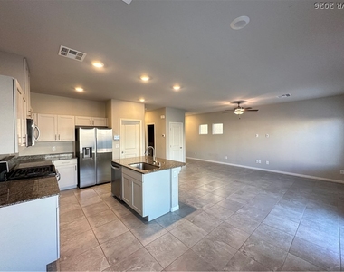 7860 Pink Opal Avenue - Photo Thumbnail 4