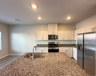 7860 Pink Opal Avenue - Photo Thumbnail 6