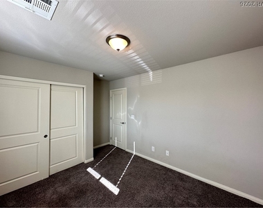 7860 Pink Opal Avenue - Photo Thumbnail 14