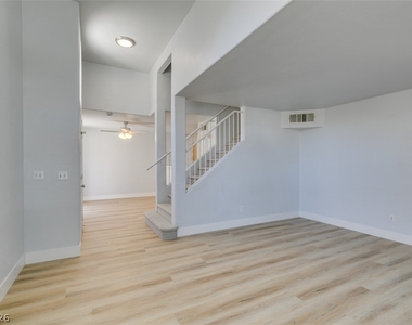 199 Oro Canyon Street - Photo Thumbnail 5