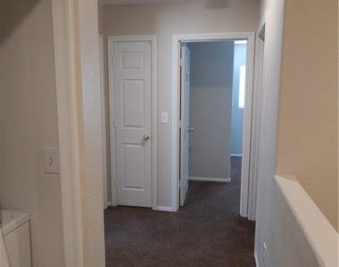 1271 Orange Meadow Street - Photo Thumbnail 4