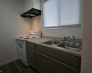 378 N 13th Street - Photo Thumbnail 7