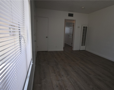 378 N 13th Street - Photo Thumbnail 2