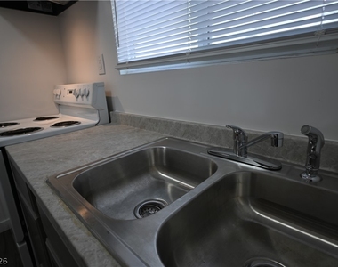378 N 13th Street - Photo Thumbnail 10