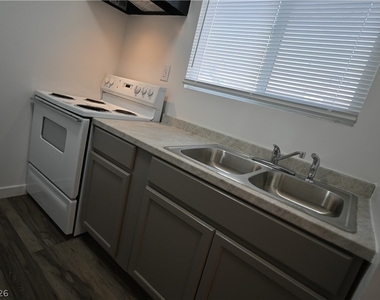 378 N 13th Street - Photo Thumbnail 8