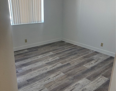 7936 Decker Canyon Drive - Photo Thumbnail 15