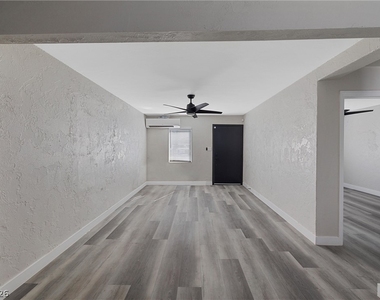 913 S 3rd Street - Photo Thumbnail 3