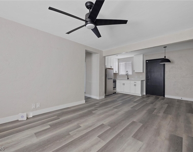 913 S 3rd Street - Photo Thumbnail 5