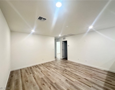 8755 Sand Verbena Avenue - Photo Thumbnail 16