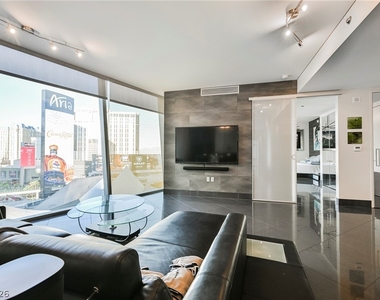 3722 Las Vegas Boulevard - Photo Thumbnail 2