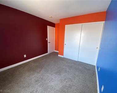 5402 Goldenseal Court - Photo Thumbnail 8