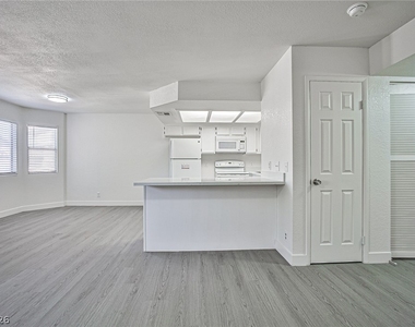 7957 Lions Rock Way - Photo Thumbnail 4