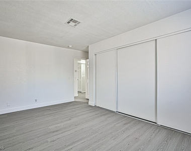 7957 Lions Rock Way - Photo Thumbnail 13