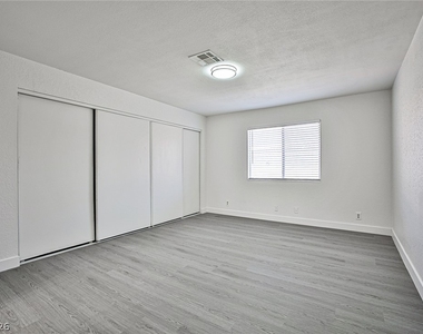 7957 Lions Rock Way - Photo Thumbnail 14