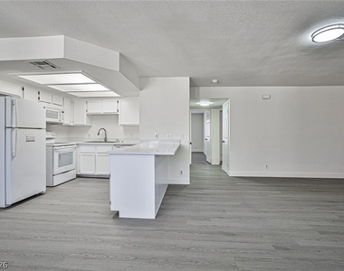 7957 Lions Rock Way - Photo Thumbnail 6
