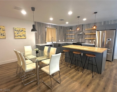 6488 Creston Avenue - Photo Thumbnail 3